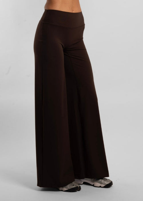 Active Basics BaseMotion™ Invisible Scrunch Wide Leggings – Chocolate – side view