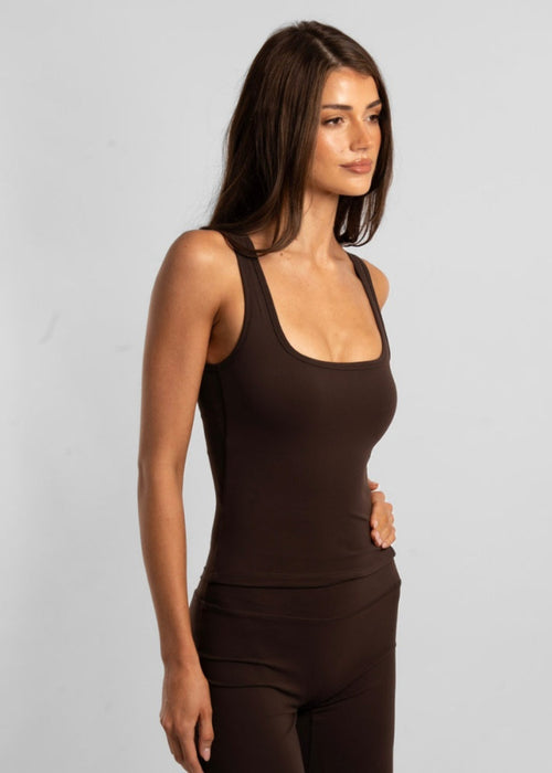 Active Basics BaseMotion™ Scoop Tank – Chocolate – side view