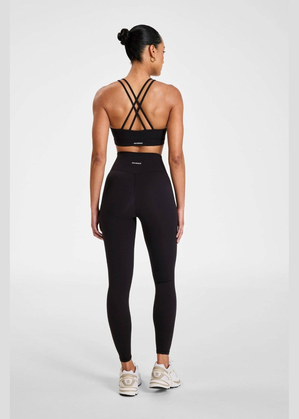 ALLFENIX CloudCore 7/8 Legging in Onyx black, full outfit from back
