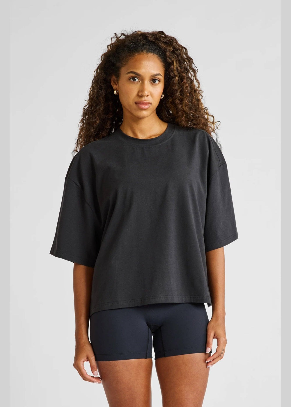 ALLFENIX Oversized Cropped Tee – Black – front view
