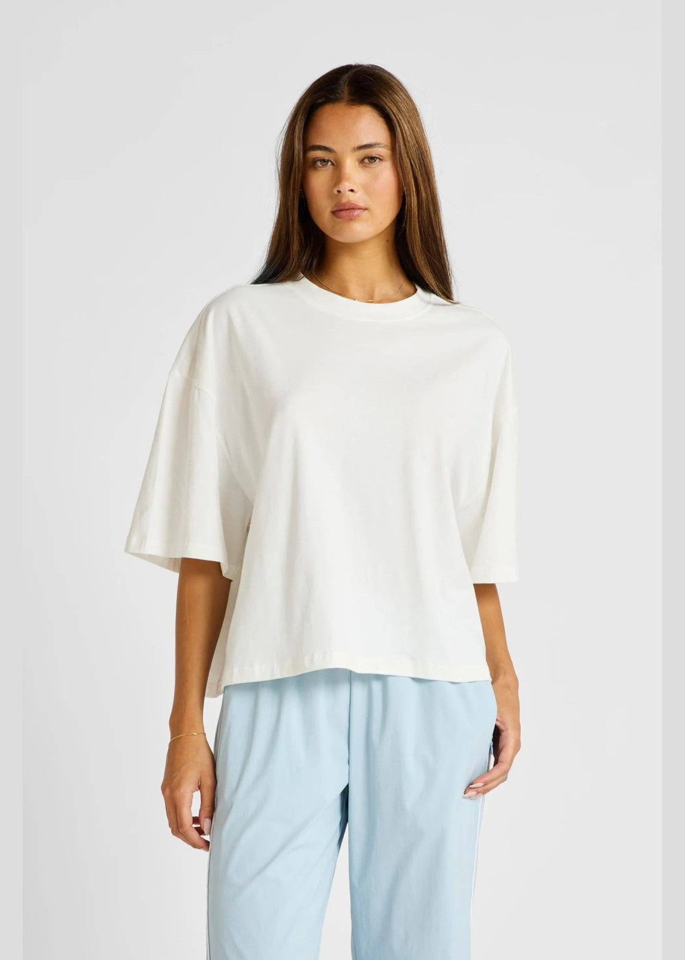 ALLFENIX Oversized Cropped Tee – Chalk – front view