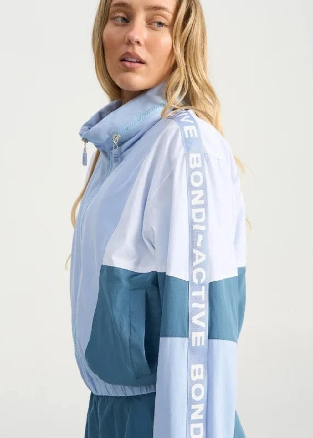 Bondi Active Cropped Windbreaker Hoodie – Blue Multi – product view 3