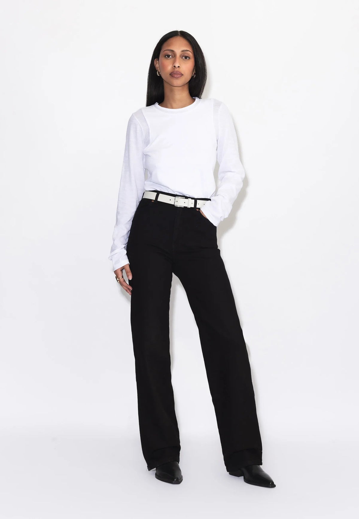 Dr. Denim Moxy High Straight jeans in Solid Black – view 2
