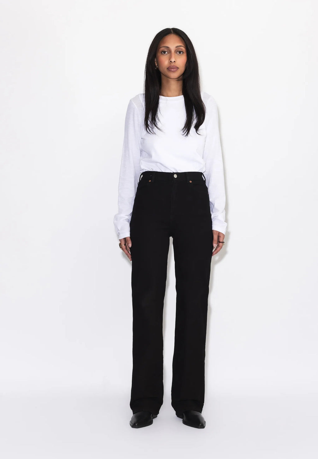 Dr. Denim Moxy High Straight jeans in Solid Black – view 3