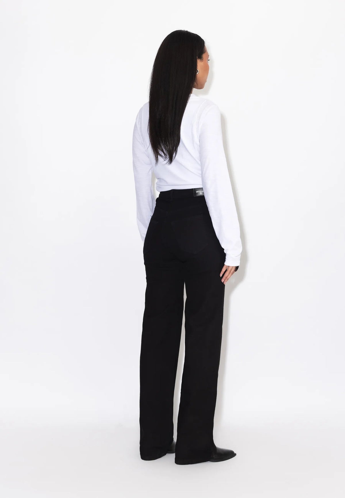 Dr. Denim Moxy High Straight jeans in Solid Black – view 4