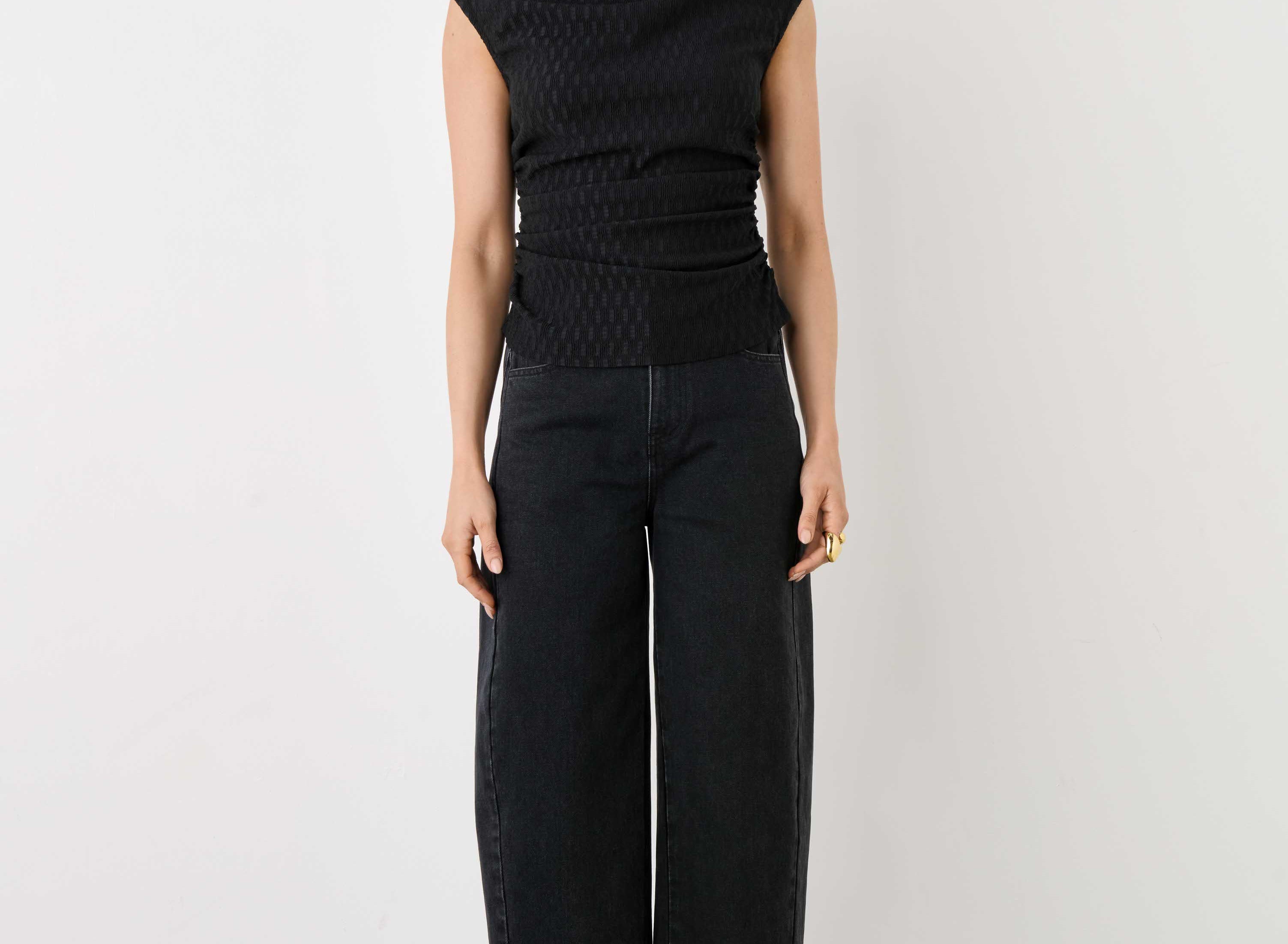 Esmaee Midtown Top - Black – product image 2