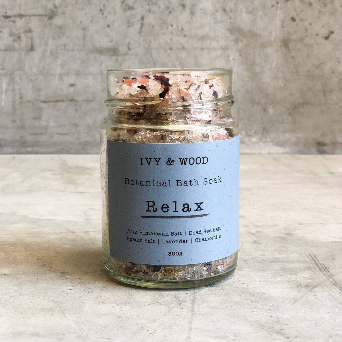 IVY & WOOD Relax Botanical Bath Soak – product view 5