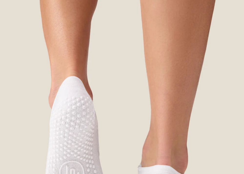 MoveActive Ballet Grip Socks – Ruffle White – product view 2
