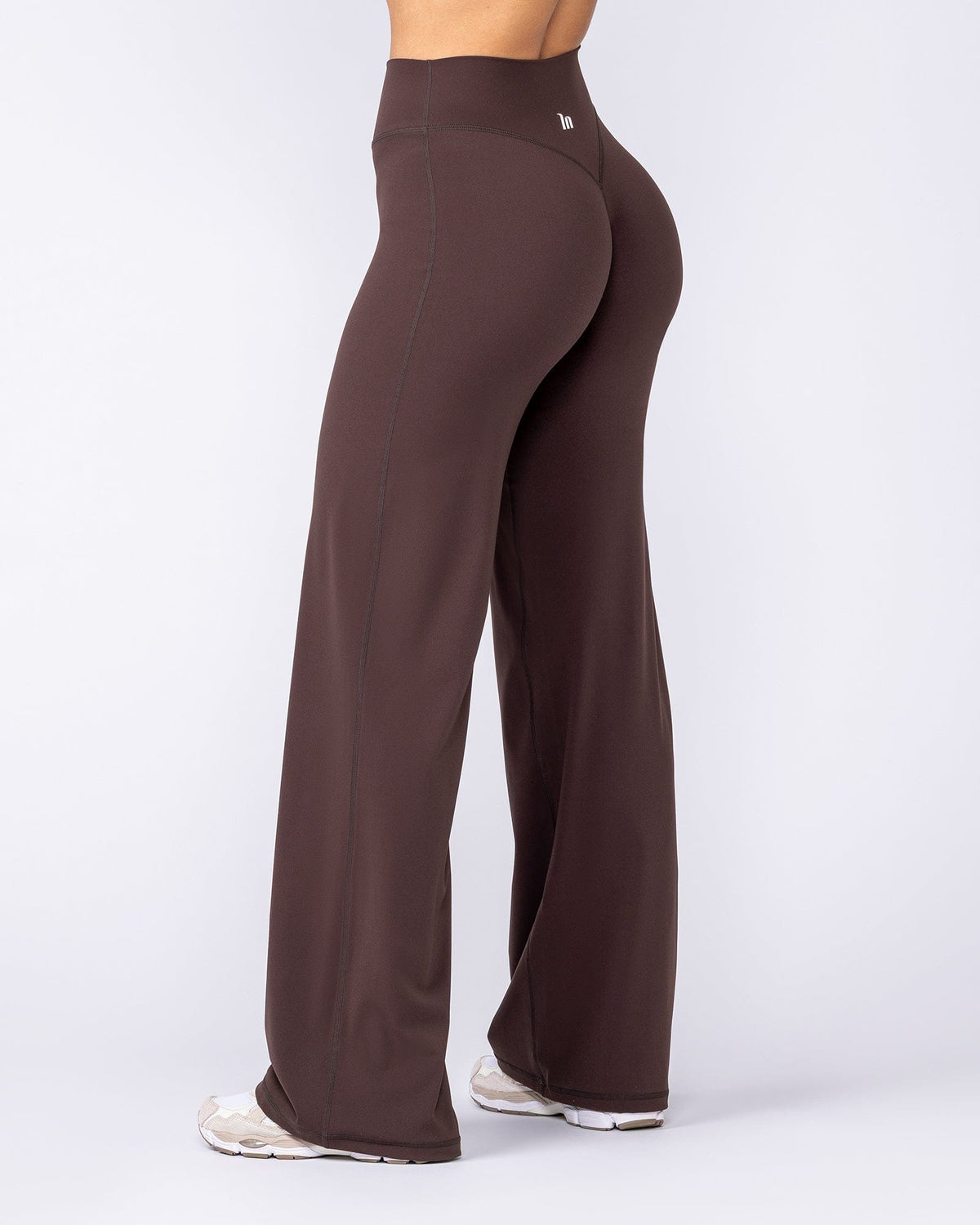 Muscle Nation Aura straight leg leggings Tall – Cocoa – product view 4