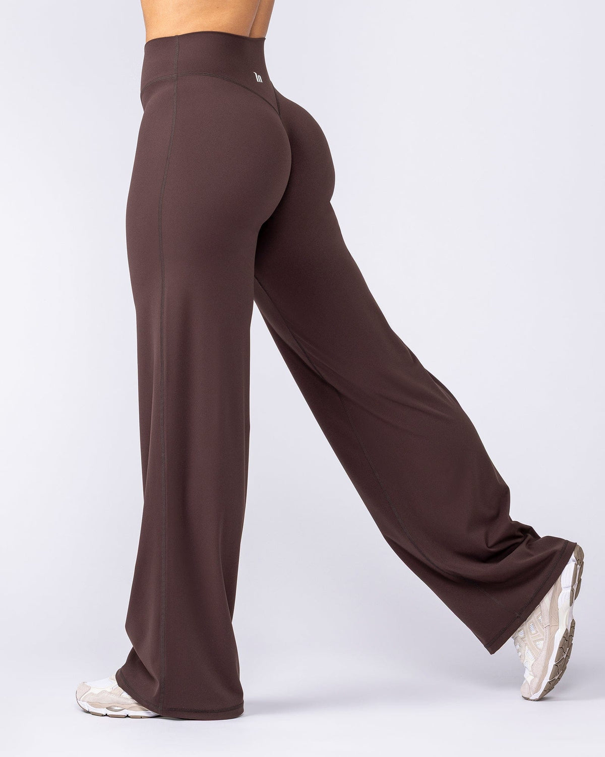 Muscle Nation Aura straight leg leggings Tall – Cocoa – product view 6