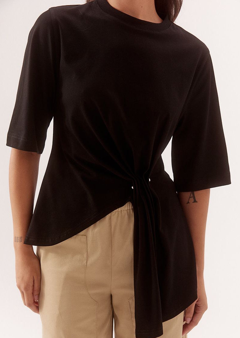 SOVERE / STUDIO SOHVI Tee – Black – product view 2