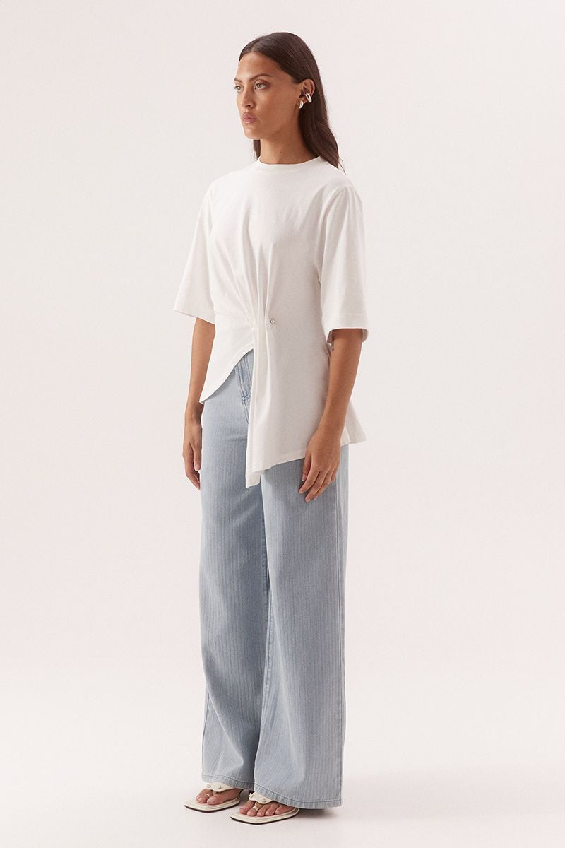 SOVERE / STUDIO SOHVI Tee – Chalk – product view 3