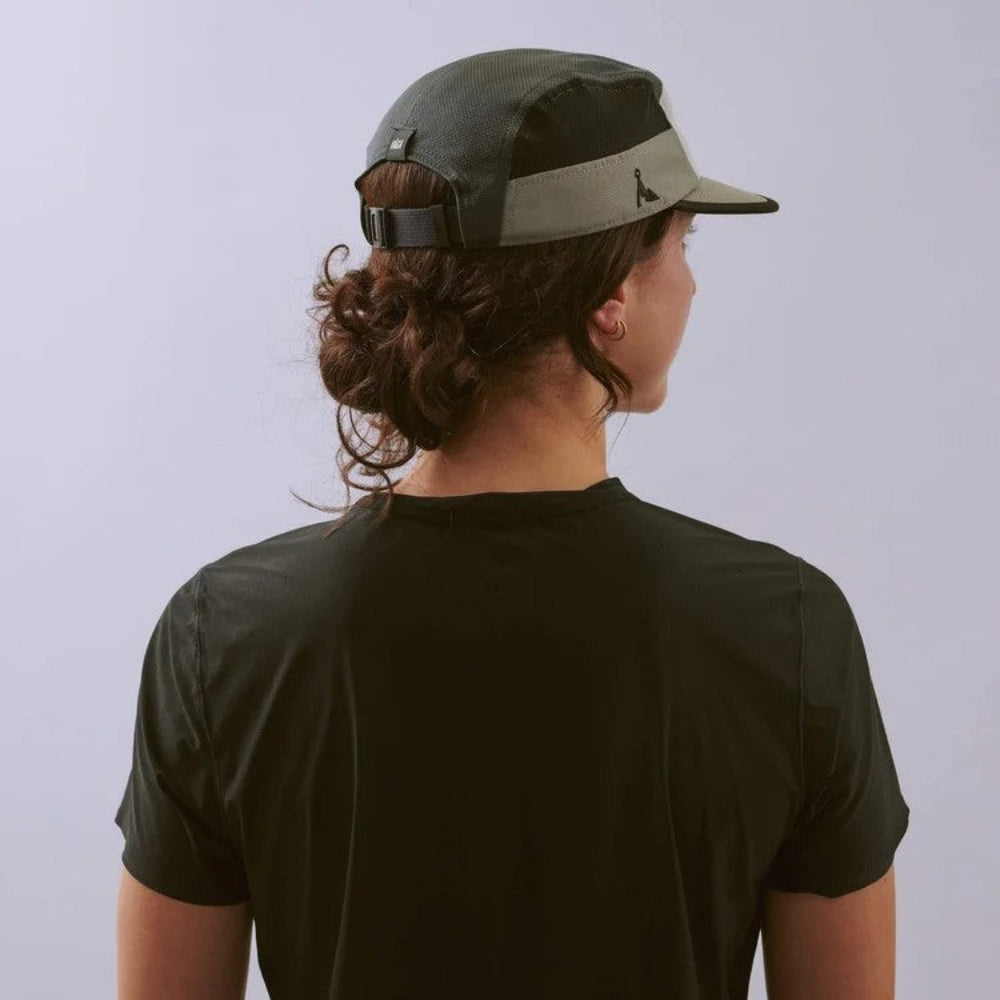 VÅGA Club running cap – Light Grey / Mid Grey / Black – product view 6